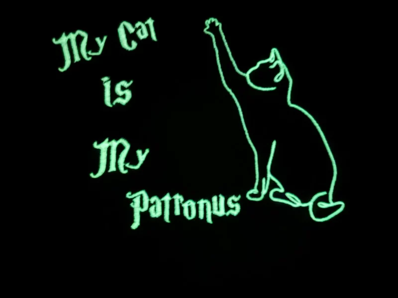 Własny Projekt z nici świecącej w ciemności